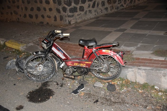 Şanlıurfa'da otomobille çarpışan motosiklet sürücüsü hayatını kaybetti