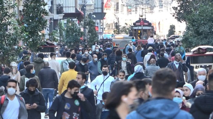 Taksim’de korkutan kalabalık