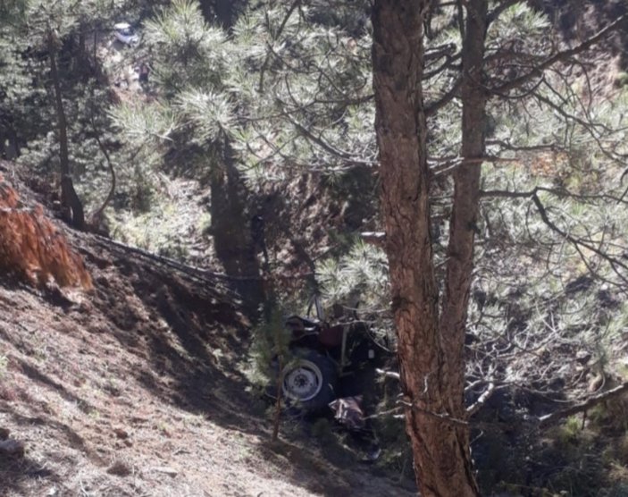 Ankara'da traktör altında kalan çift hayatını kaybetti