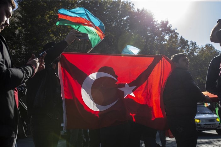 Azerbaycan'da Bayrak Günü ve Şuşa'nın işgalden kurtarılması kutlandı
