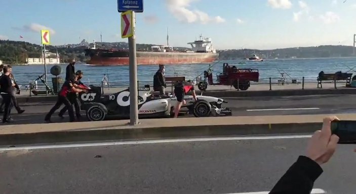 F1 takımı Alpha Tauri'nin aracı Bebek sahilinde arıza yaptı