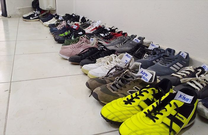 a Manisa'da apartmandan 35 çift ayakkabı çalan zanlı tutuklandı