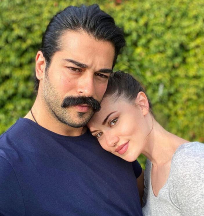 Fahriye Evcen ile Burak Özçivit'in dondurma keyfi