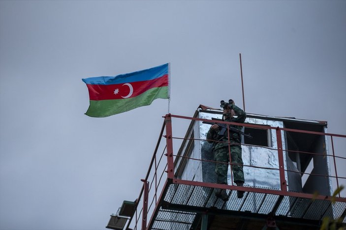 Zengilan'daki karakollara, Azerbaycan bayrakları çekildi