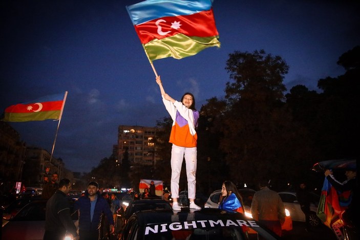 Azerbaycan'da Karabağ zaferi sevinci