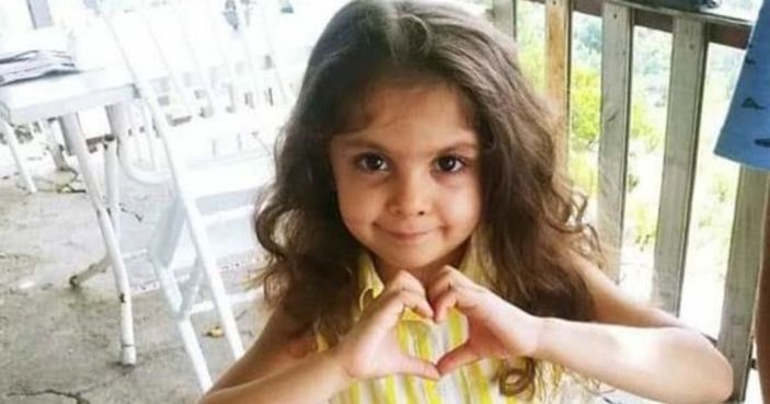 Mersin'de üzerine gardırop devrilen 6 yaşındaki Efsun, hayatını kaybetti