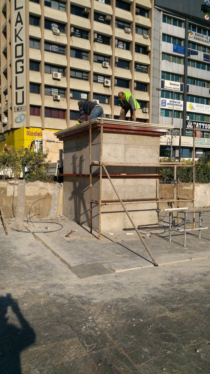 Bornova Belediyesi Atatürk heykelini 10 Kasım'a yetiştirdi