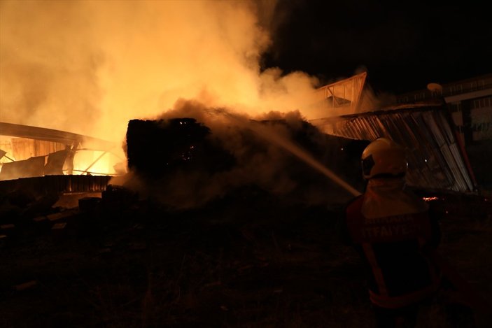 Ankara'da sunta deposunda yangın