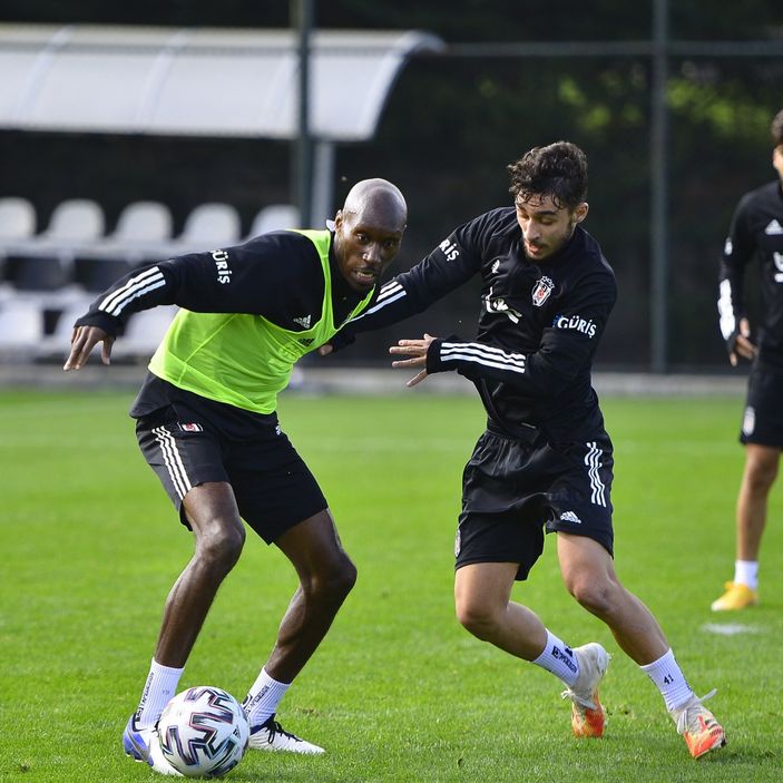 Beşiktaş'ta elde 13 futbolcu kaldı