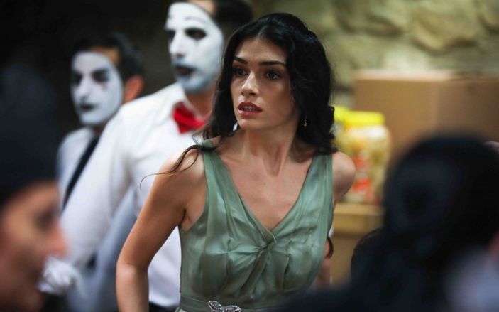 Alev Alev dizisi Çiçek karakteri kimdir? Hazar Ergüçlü kaç yaşında, nereli?