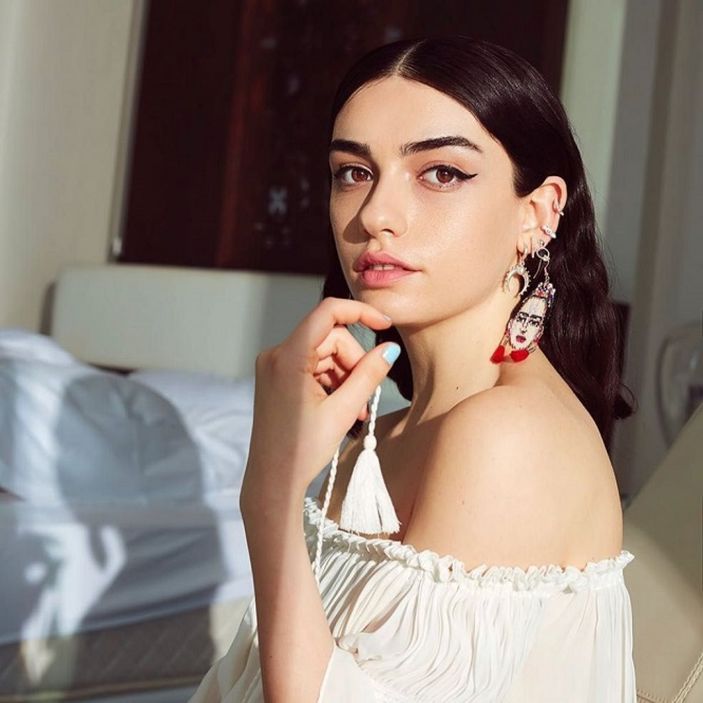 Alev Alev dizisi Çiçek karakteri kimdir? Hazar Ergüçlü kaç yaşında, nereli?