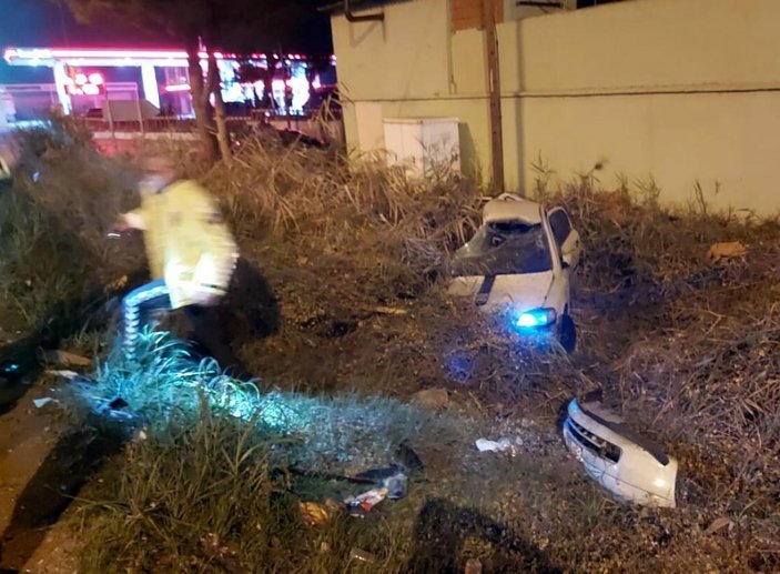 Manisa’da şerit ihlali yapıp, tırla çarpışan otomobilin sürücüsü öldü