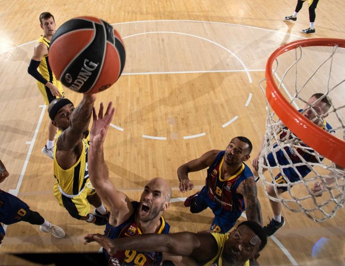 Fenerbahçe, Barcelona'dan fark yedi