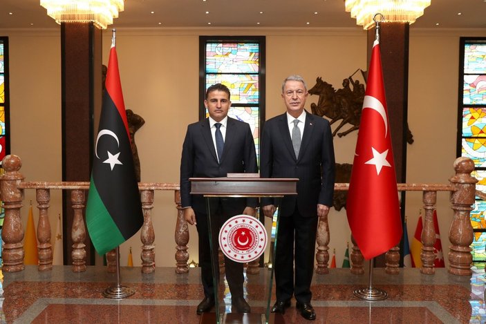 Hulusi Akar, Libya Savunma Bakanı Selahaddin Namroush ile görüştü