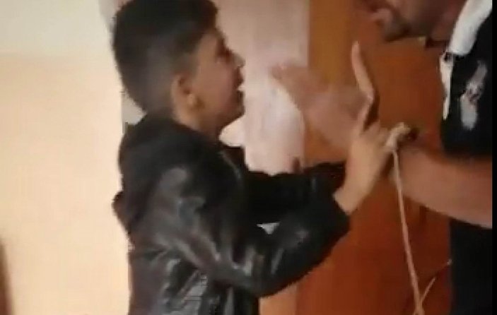 Iraklı baba 13 yaşındaki kızını kemerle dövdü