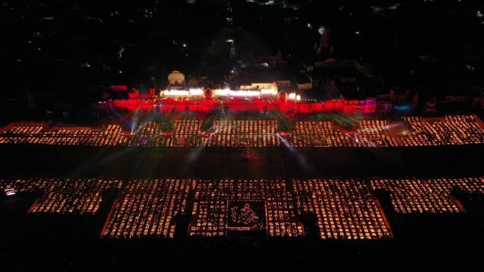 Hindistan'da Diwali Işık festivali kutlandı