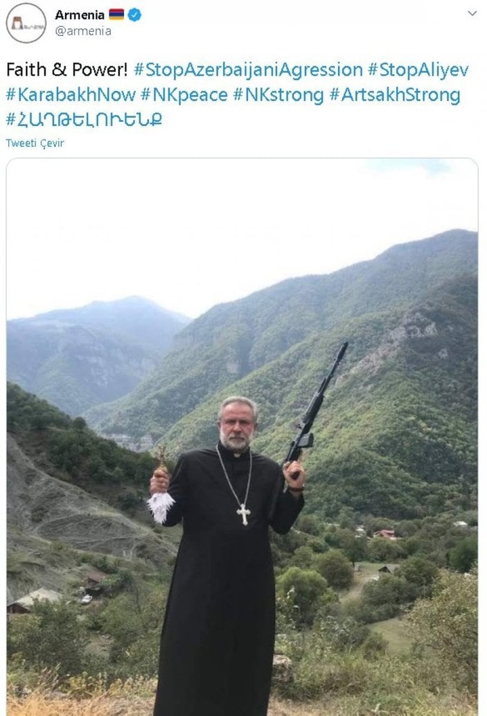 Savaş öncesi silah gösteren Ermeni papaz, müzakere istedi