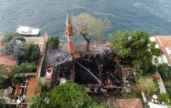 Vaniköy Camisi'nde çıkan yangınla ilgili 5 kişinin ifadesi alındı