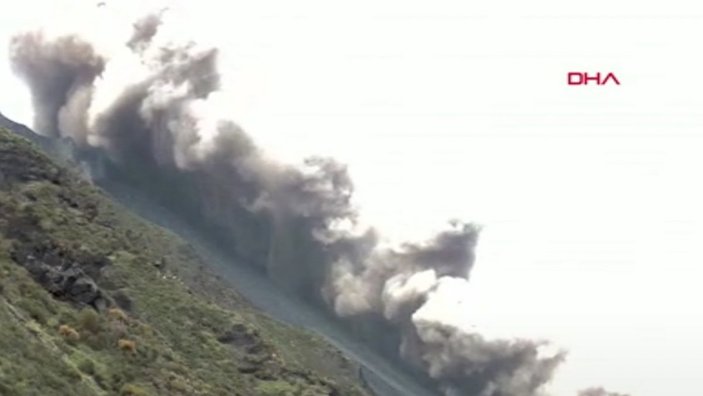 İtalya'da Stromboli yanardağında patlama