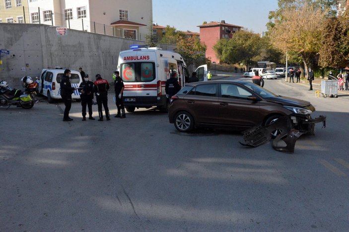 Ankara'da ekip aracı ile otomobil çarpıştı: 3 polis yaralı