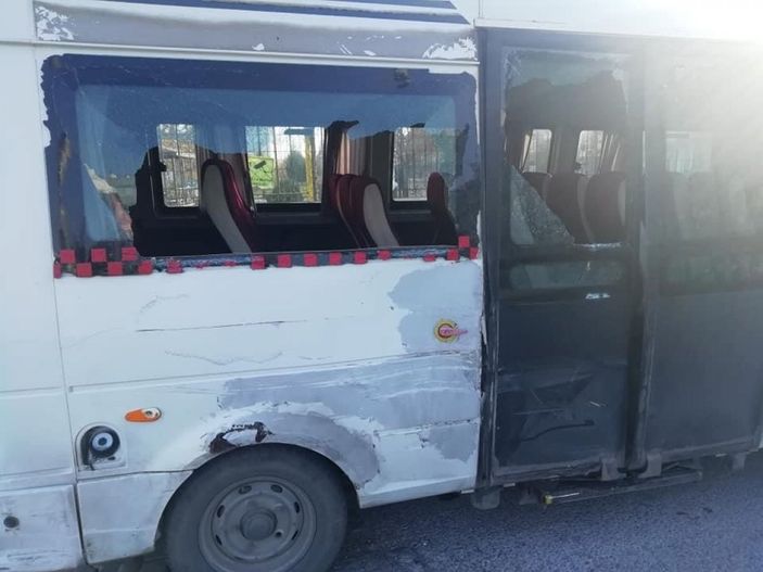 i Eskişehir'de park halindeki minibüsü ezen tır, yoluna devam etti