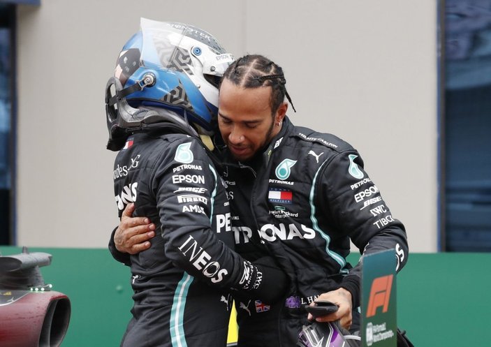 Lewis Hamilton: Ferrari ile birkaç kez görüştüm