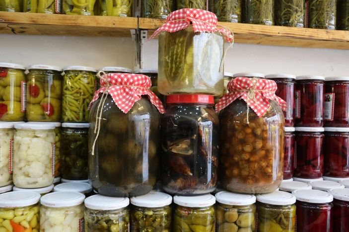 d Fındık dahil 110 çeşit turşu yapıyor