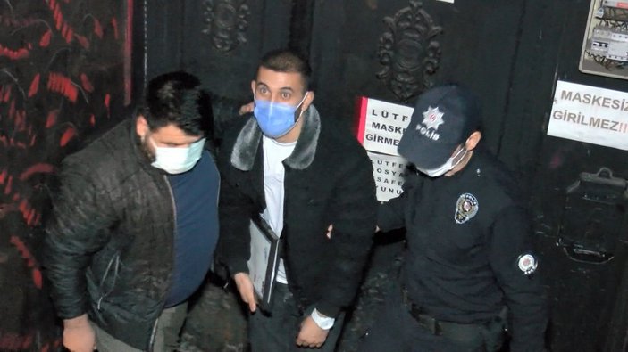 Ataşehir'de cezadan kaçan 2 kişi merdivenden düştü