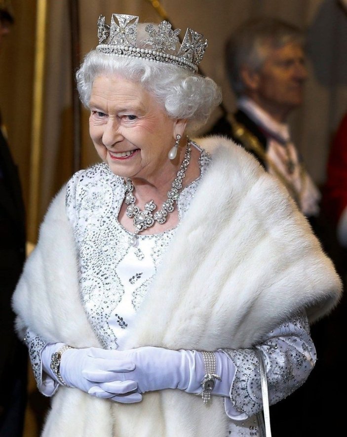 Kraliçe Elizabeth'in son kararı: Ölene kadar tahtta kalacak