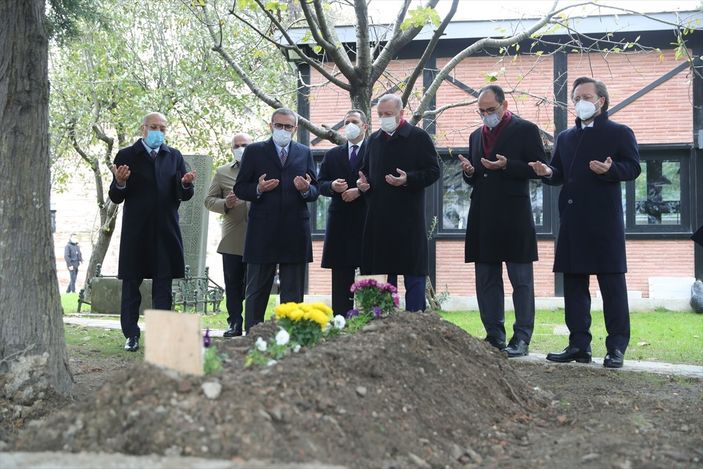 Cumhurbaşkanı Erdoğan, Ahmet Kekeç'in kabrini ziyaret etti