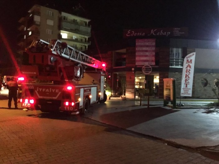 Aydın'da benzin istasyonunun yanındaki restoranda çıkan yangın korkuttu