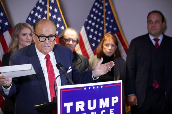 Trump'ın avukatı Giuliani: Seçimin sonucunu değiştirecek kadar çok delil var