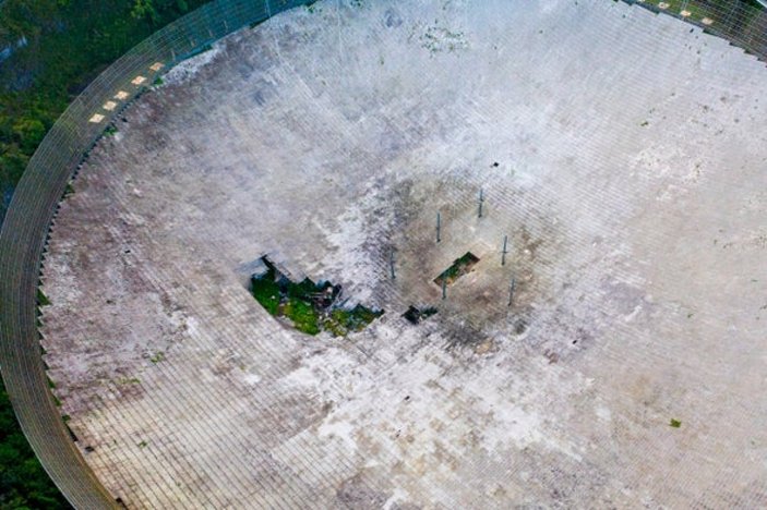 57 yıllık Arecibo teleskobu için yıkım kararı alındı