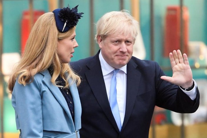 İngiliz basını: Boris Johnson, gizli kararları WhatsApp üzerinden alıyor