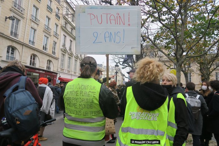 Fransa'da Sarı Yelekliler gösterileri 2'nci yılında