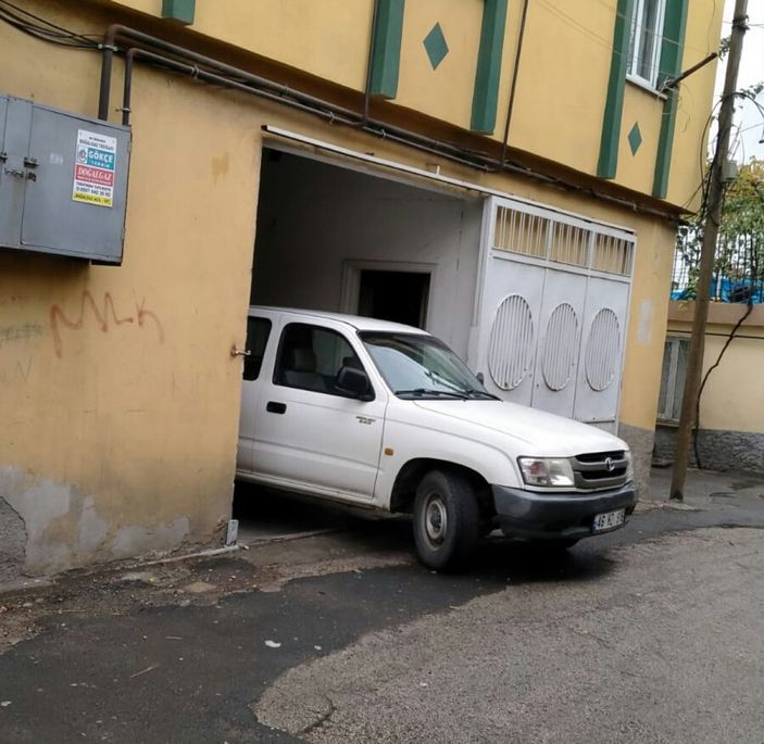 i Kahramanmaraş'ta 173 bin liralık altın çalan hırsızlar yakalandı