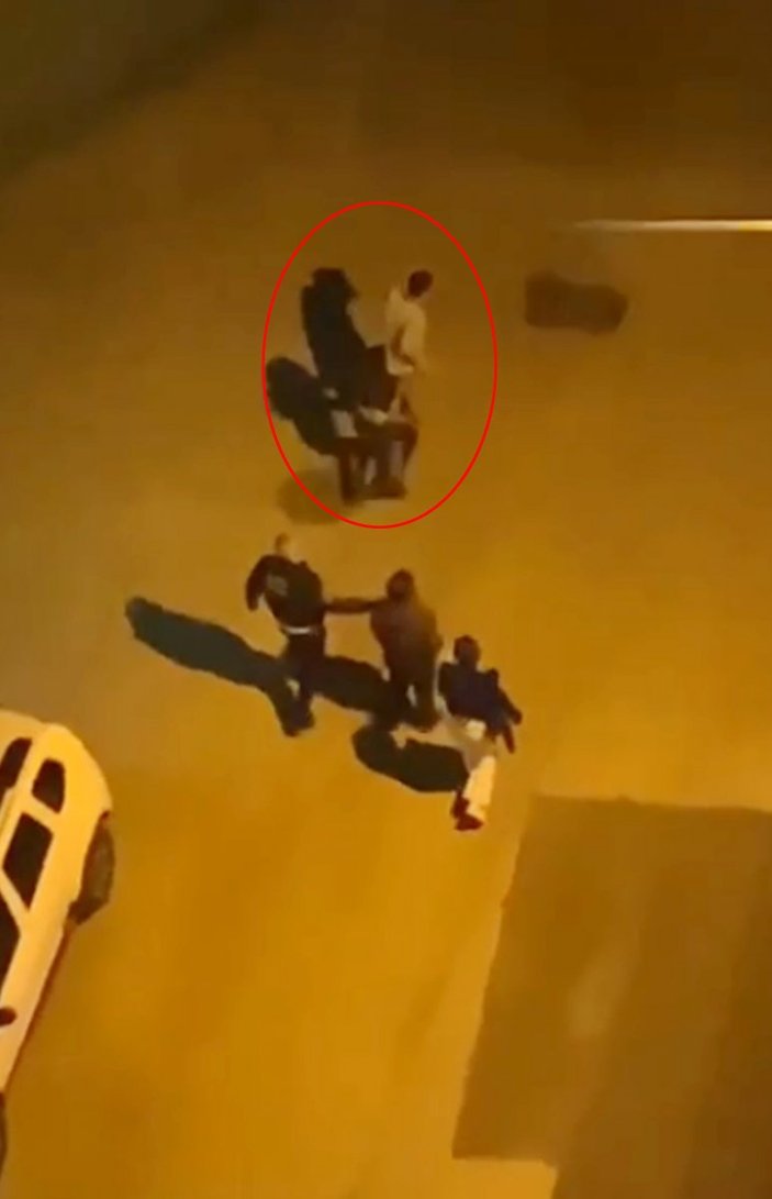 Antalya'da yol ortasında 2 kadını tokatladı