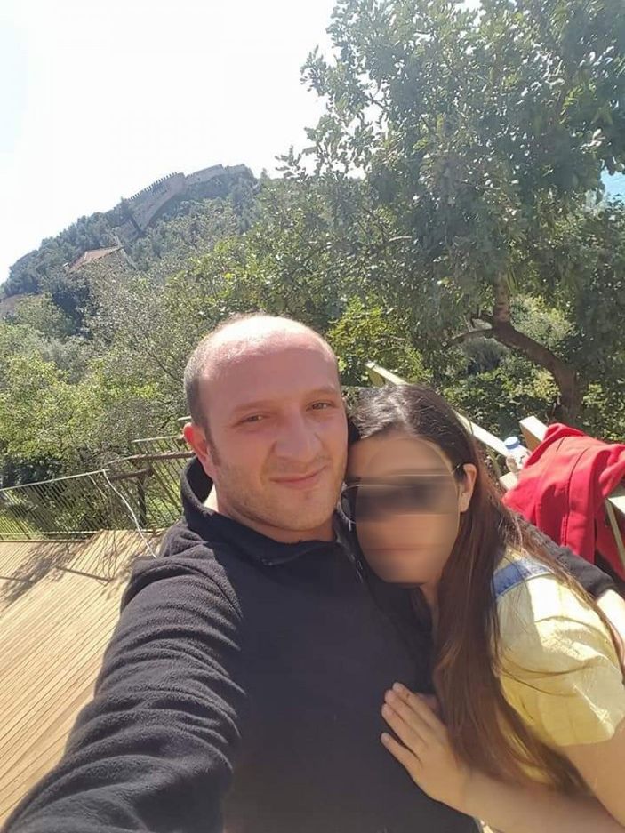 i Eşinin evine bomba koydu