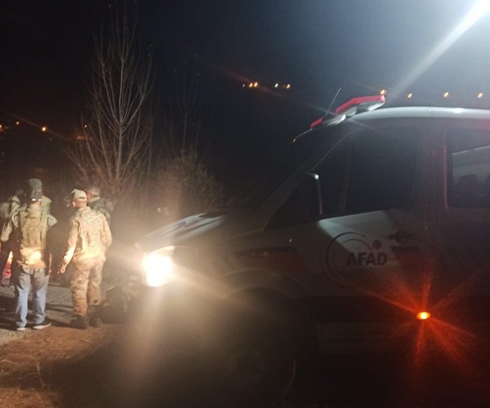 Bingöl'de baraja düşen otomobilin şoförü kayboldu