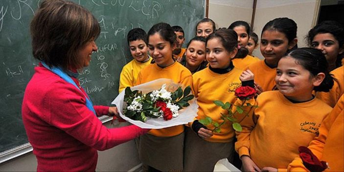 a Öğretmenler Günü ne zaman? Öğretmenler Günü anlam ve önemi nedir? Öğretmenler Günü kutlama mesajları..