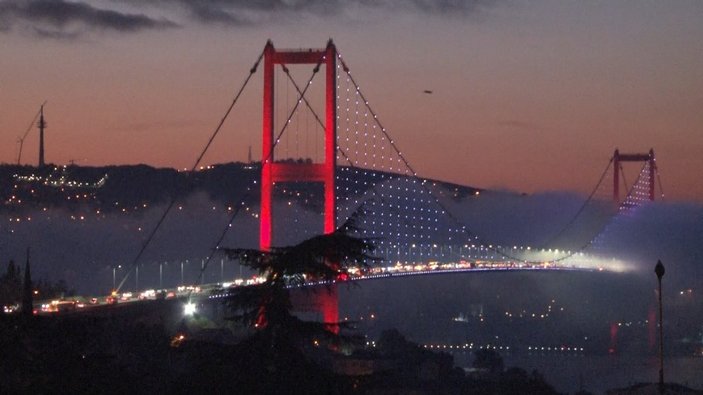 İstanbul sise büründü, kartpostallık görüntüler oluştu