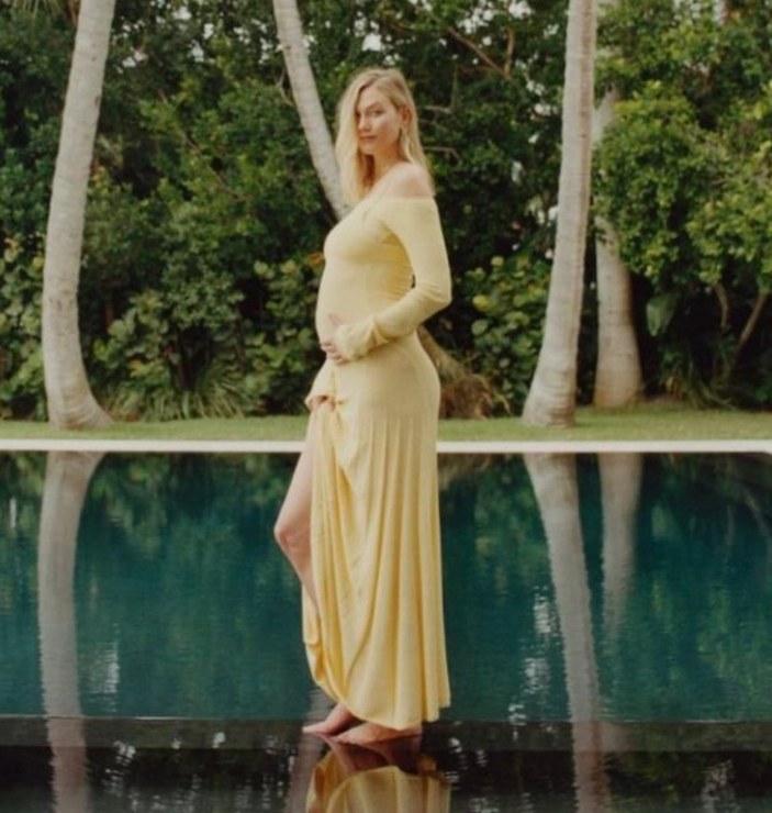 Karlie Kloss’tan ilk hamilelik pozu