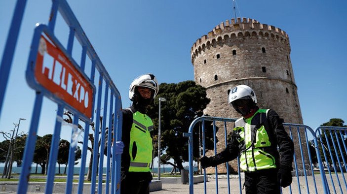 Yunanistan'da koronavirüs karantinası bir hafta uzatıldı