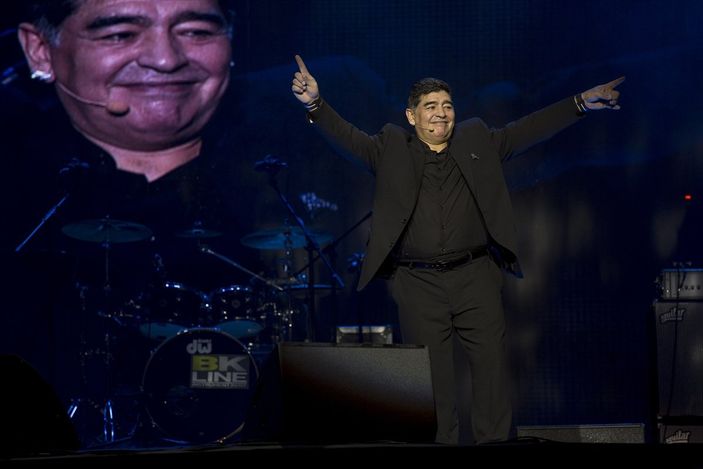 a UEFA maçlarında Maradona için 1 dakikalık saygı duruşu