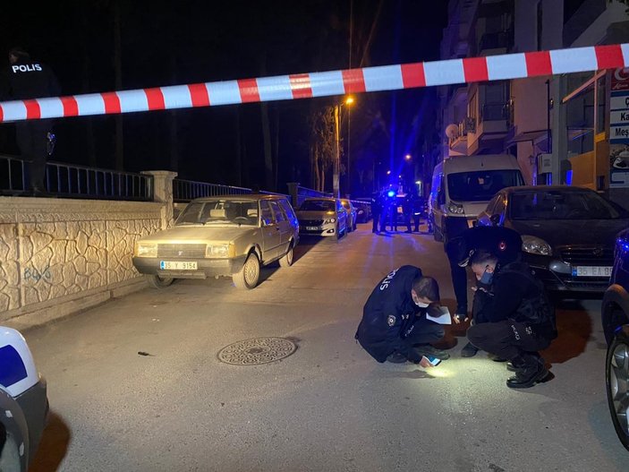 İzmir'de devriye atan polis, sokaktan yaralı topladı