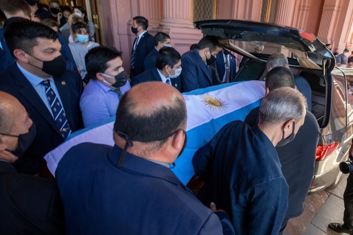 Maradona'nın cenaze töreninde arbede yaşandı