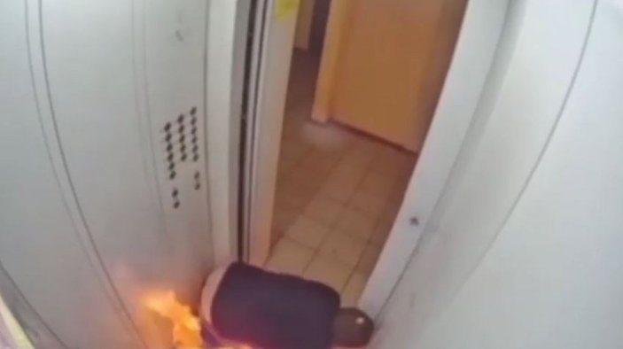 Rusya’da asansörde çakmakla antifrizi test etti, yandı