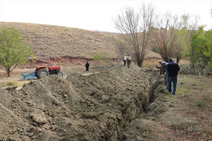 Burdur'da su kuyusuna, şişede not bırakma geleneğini bir asırdır yaşatıyorlar