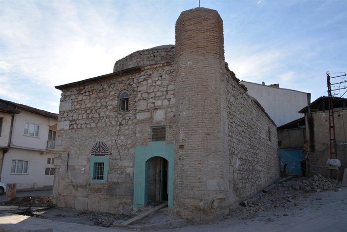 Tokat'ta 500 yıllık caminin duvarından Roma dönemine ait taşlar çıktı