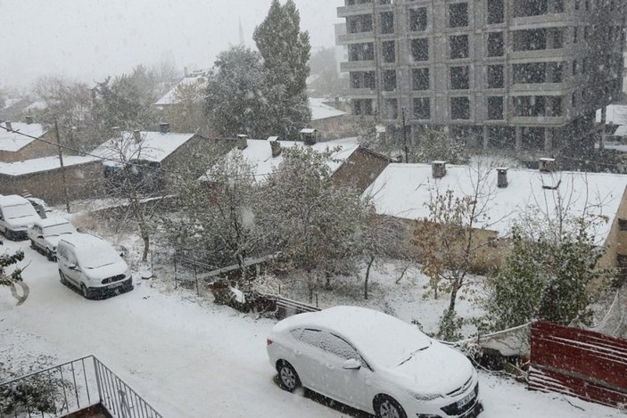 Bitlis ilk kar yağışı ile beyaza büründü
